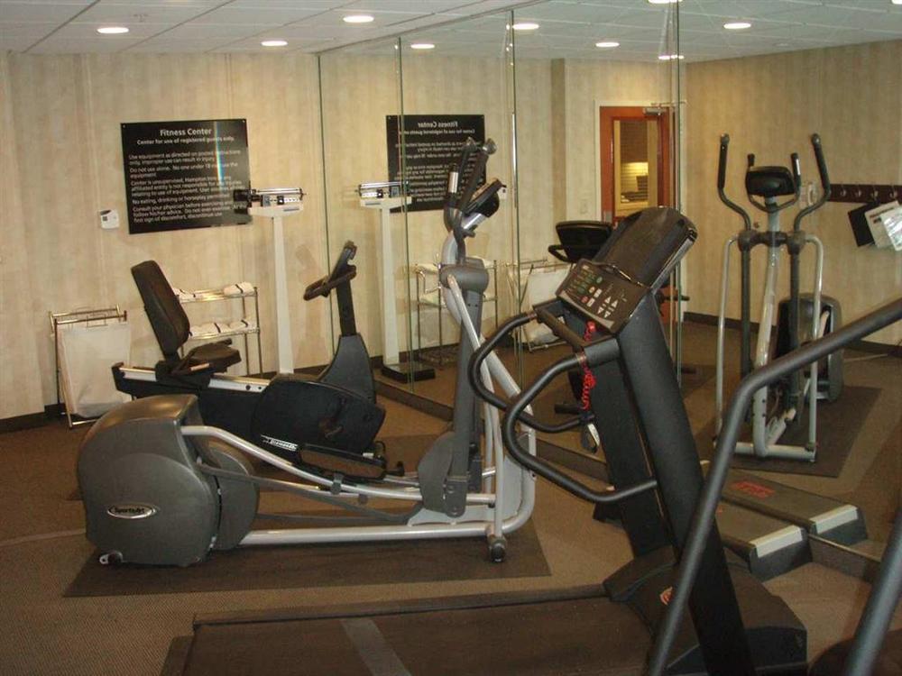 Hampton Inn & Suites Клинтън Съоръжения снимка