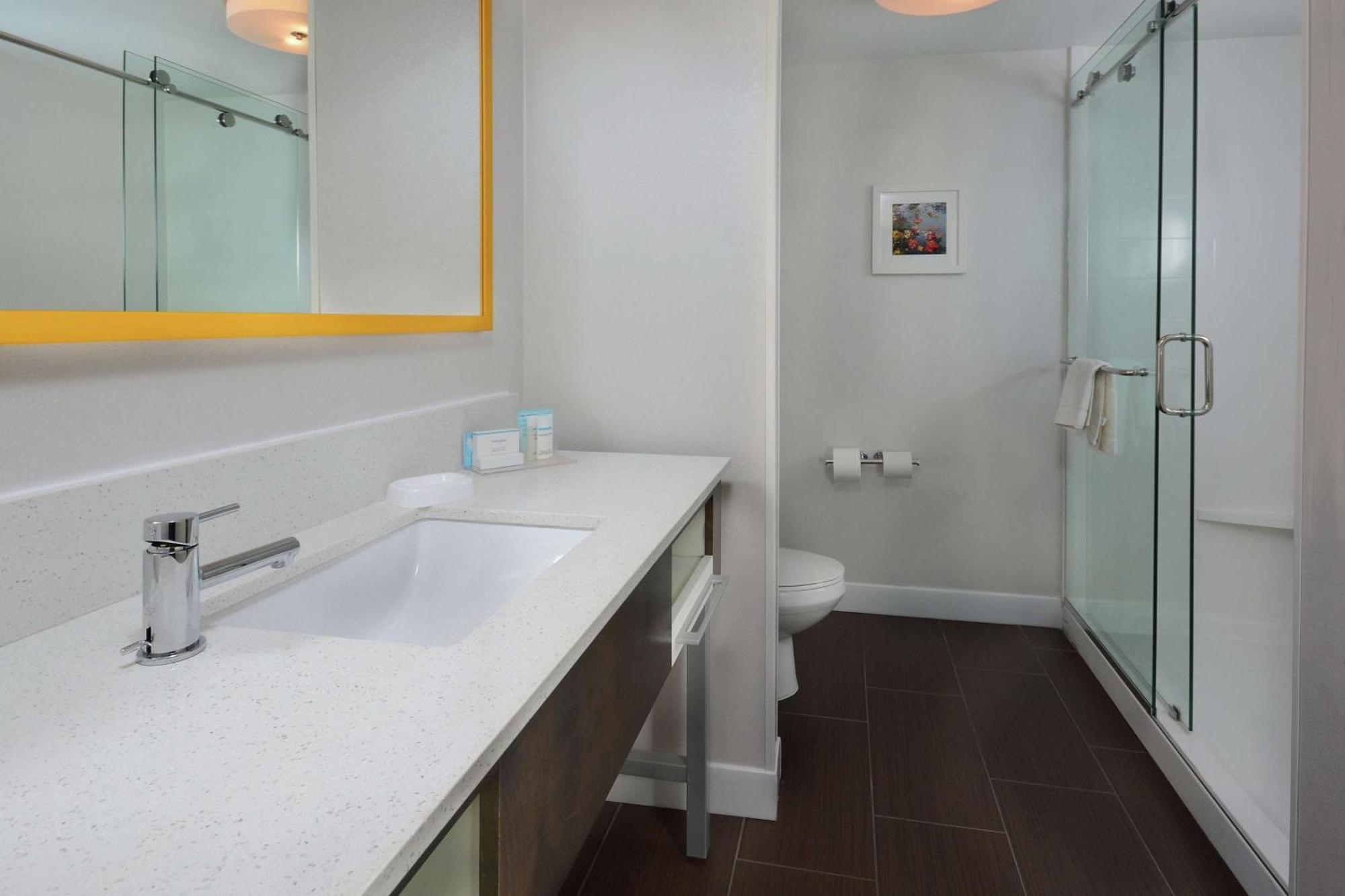 Hampton Inn & Suites Клинтън Екстериор снимка