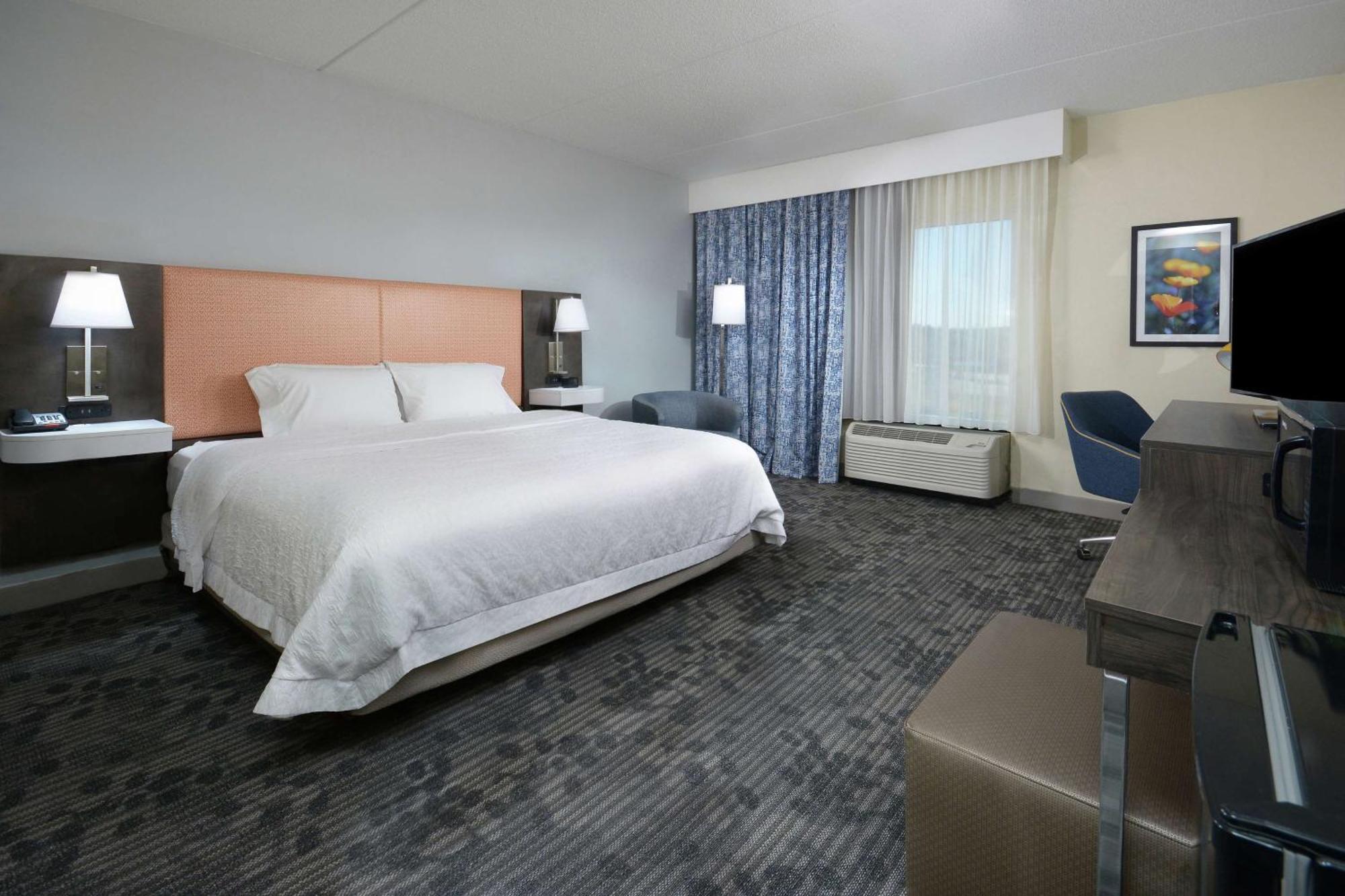 Hampton Inn & Suites Клинтън Екстериор снимка